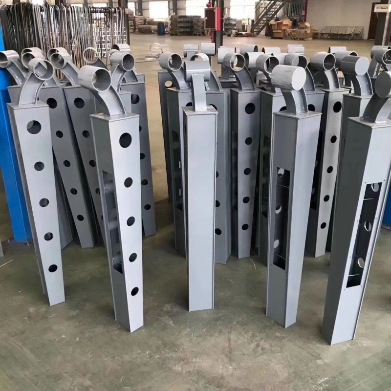 守護(hù)水域安全 雨湖、湘鄉(xiāng)、韶山河道護(hù)欄的專(zhuān)業(yè)制造與創(chuàng)新研發(fā)